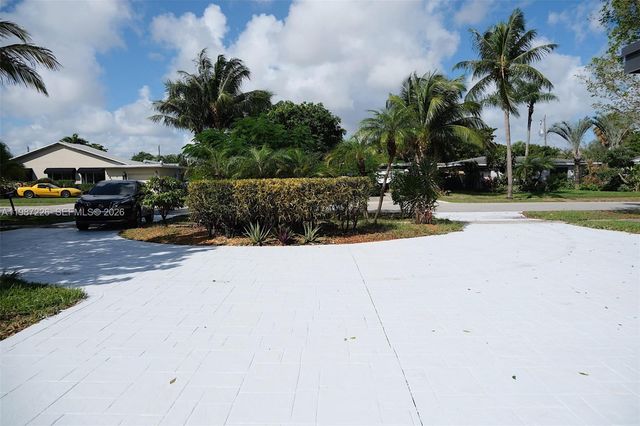 1084 SW 4th Ave, Pompano Beach, FL 33060