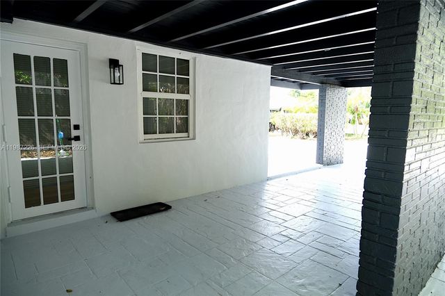 1084 SW 4th Ave, Pompano Beach, FL 33060