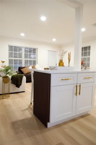 1084 SW 4th Ave, Pompano Beach, FL 33060