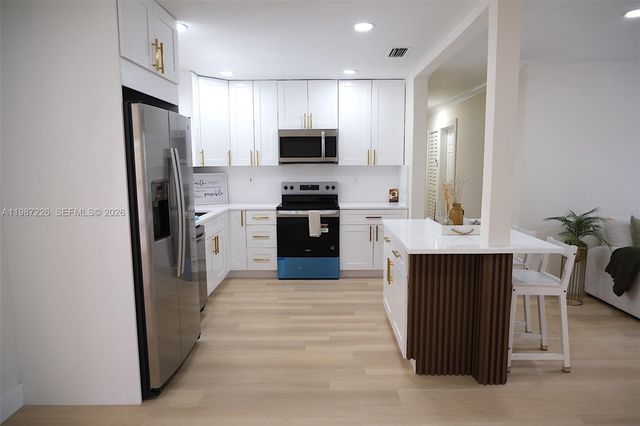 1084 SW 4th Ave, Pompano Beach, FL 33060