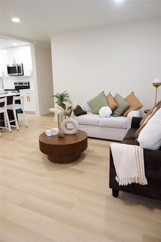 1084 SW 4th Ave, Pompano Beach, FL 33060