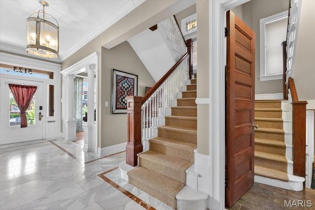 5123 Westminster Place, St Louis, MO 63108