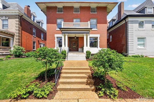 5123 Westminster Place, St Louis, MO 63108