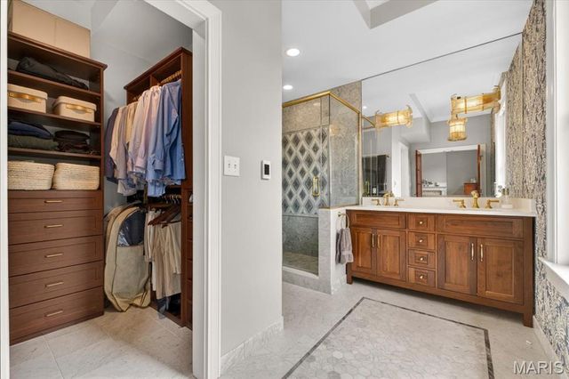 5123 Westminster Place, St Louis, MO 63108