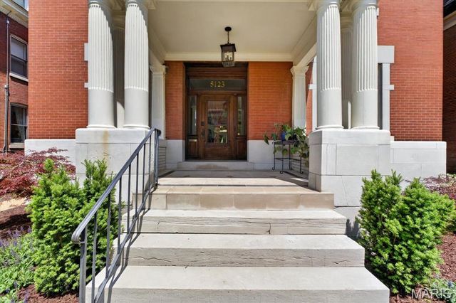 5123 Westminster Place, St Louis, MO 63108