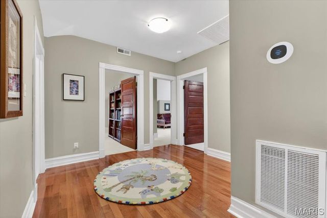 5123 Westminster Place, St Louis, MO 63108