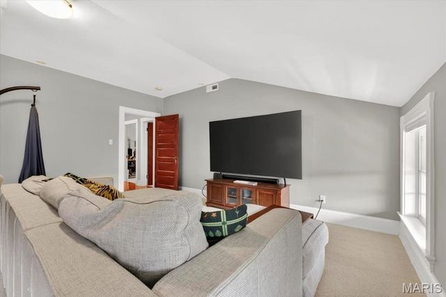 5123 Westminster Place, St Louis, MO 63108