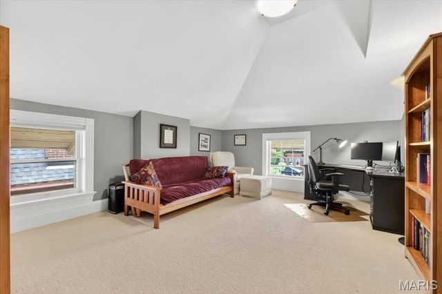 5123 Westminster Place, St Louis, MO 63108