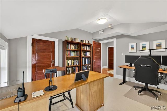 5123 Westminster Place, St Louis, MO 63108