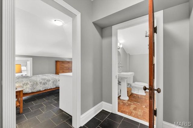 5123 Westminster Place, St Louis, MO 63108