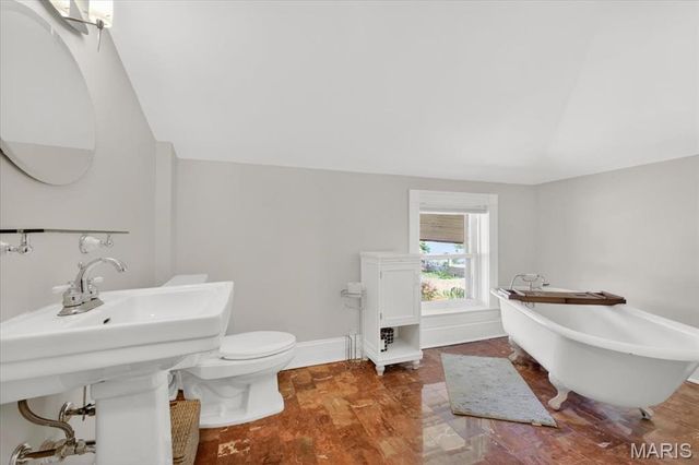 5123 Westminster Place, St Louis, MO 63108