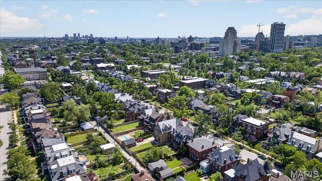 5123 Westminster Place, St Louis, MO 63108