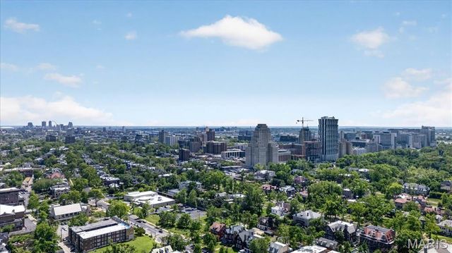 5123 Westminster Place, St Louis, MO 63108