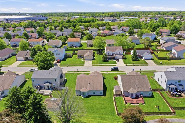 952 Pine Ridge Way, Brownsburg, IN 46112