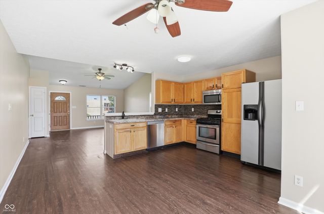 952 Pine Ridge Way, Brownsburg, IN 46112