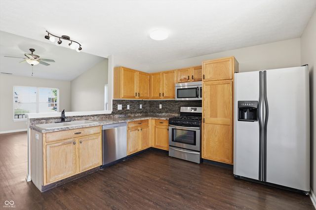 952 Pine Ridge Way, Brownsburg, IN 46112