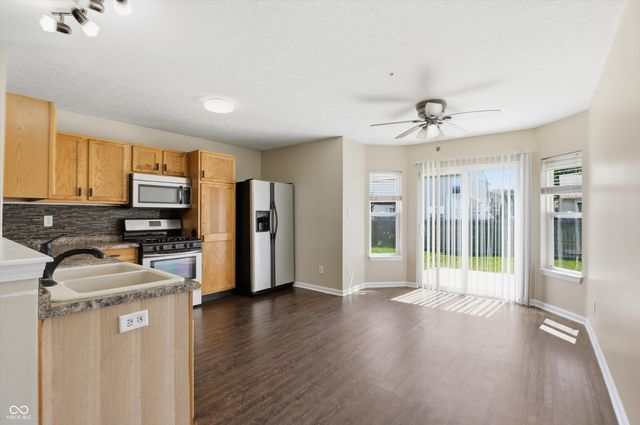 952 Pine Ridge Way, Brownsburg, IN 46112