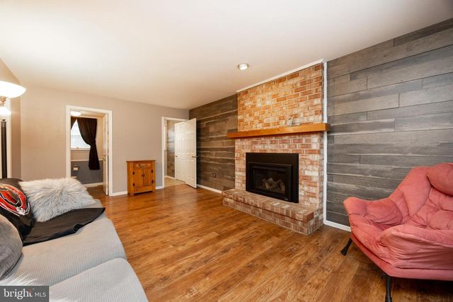 204 E BUCHERT RD, Gilbertsville, PA 19525