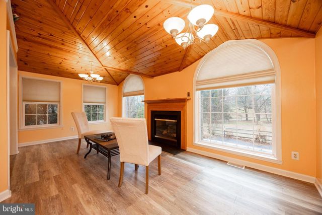 204 E BUCHERT RD, Gilbertsville, PA 19525