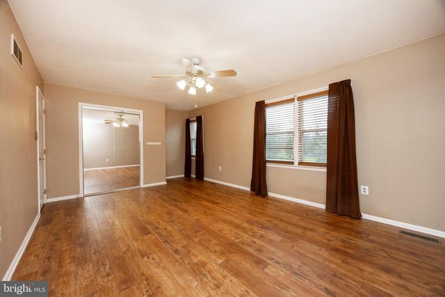 204 E BUCHERT RD, Gilbertsville, PA 19525