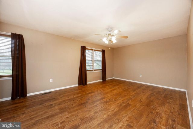 204 E BUCHERT RD, Gilbertsville, PA 19525