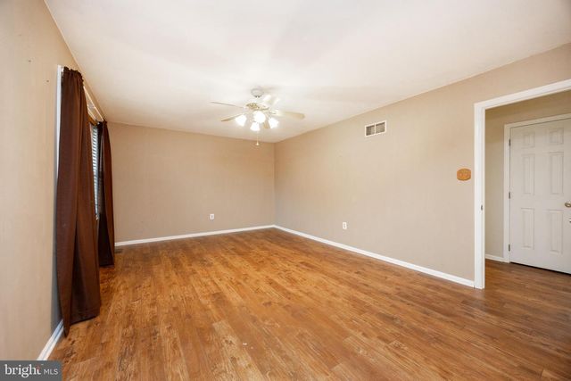 204 E BUCHERT RD, Gilbertsville, PA 19525