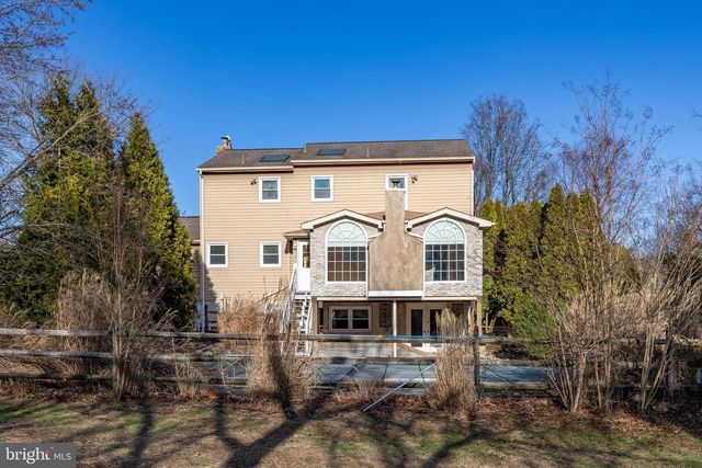 204 E BUCHERT RD, Gilbertsville, PA 19525