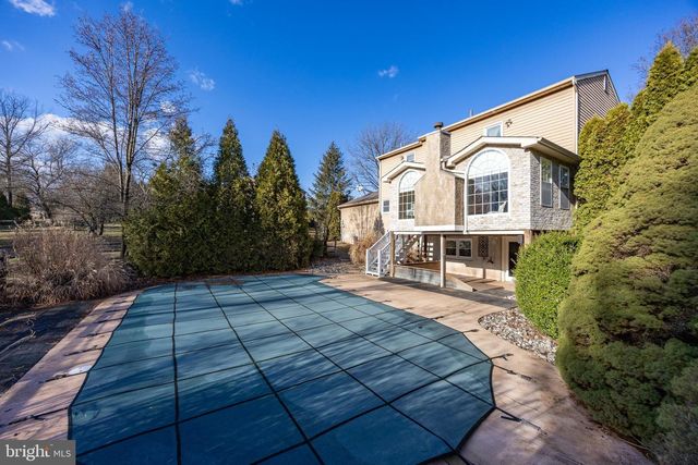 204 E BUCHERT RD, Gilbertsville, PA 19525