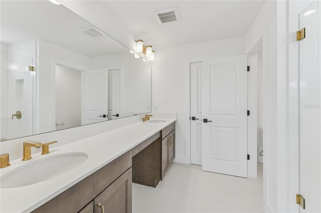 Image 13 of property listing at 2600 LONG PINE AVENUE, Apopka, FL 32712