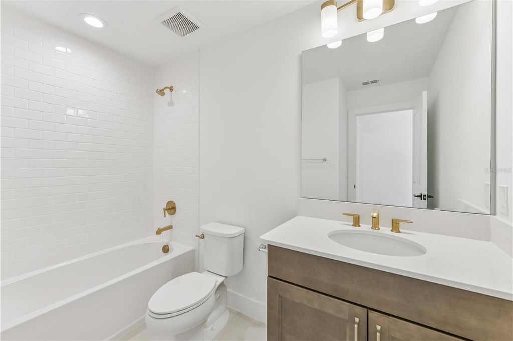 Image 14 of property listing at 2600 LONG PINE AVENUE, Apopka, FL 32712