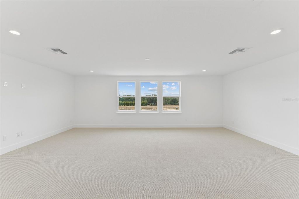 Image 15 of property listing at 2600 LONG PINE AVENUE, Apopka, FL 32712