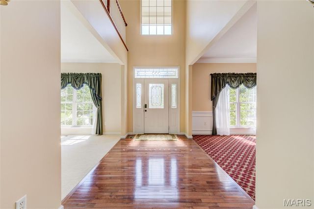 831 Wheaton Way, St Louis, MO 63141