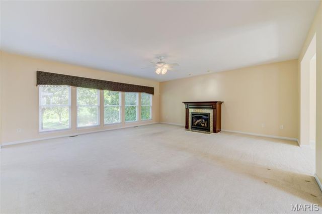831 Wheaton Way, St Louis, MO 63141