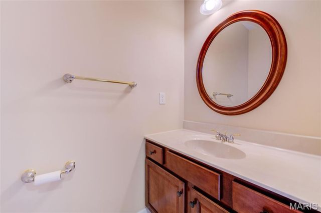 831 Wheaton Way, St Louis, MO 63141