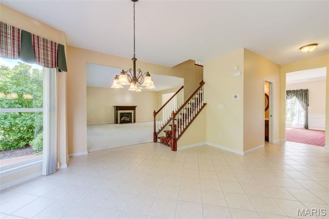 831 Wheaton Way, St Louis, MO 63141
