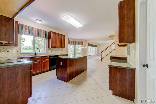 831 Wheaton Way, St Louis, MO 63141