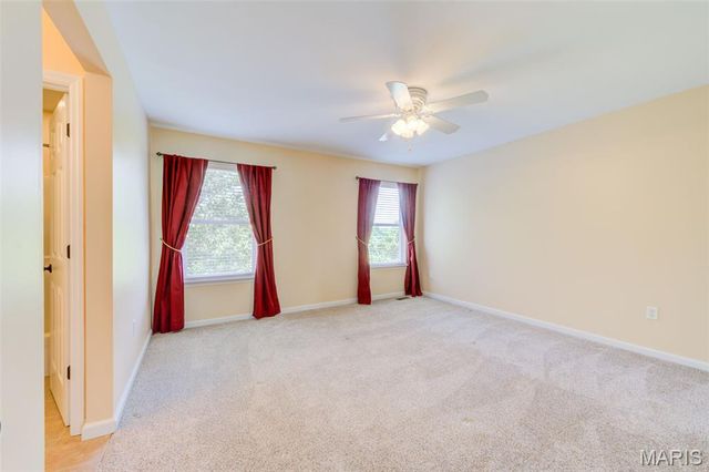 831 Wheaton Way, St Louis, MO 63141