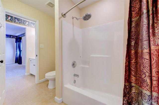 831 Wheaton Way, St Louis, MO 63141