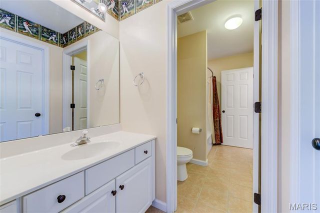 831 Wheaton Way, St Louis, MO 63141