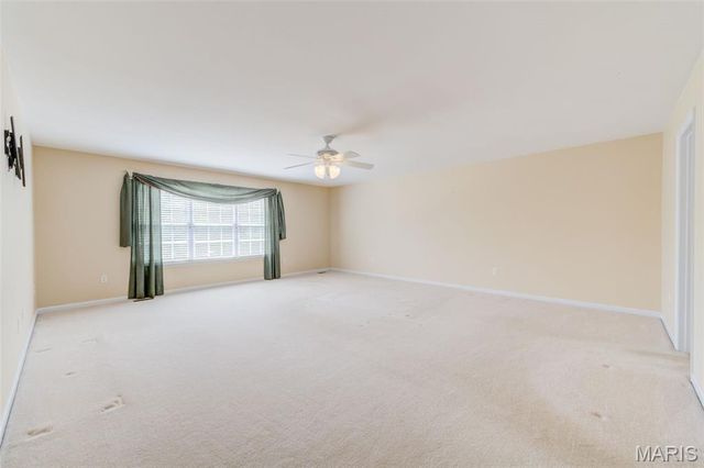 831 Wheaton Way, St Louis, MO 63141