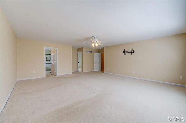 831 Wheaton Way, St Louis, MO 63141