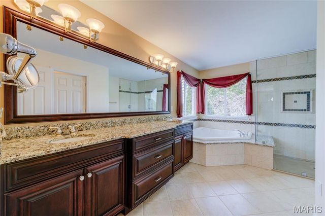 831 Wheaton Way, St Louis, MO 63141