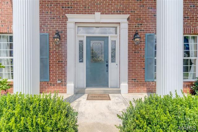 831 Wheaton Way, St Louis, MO 63141