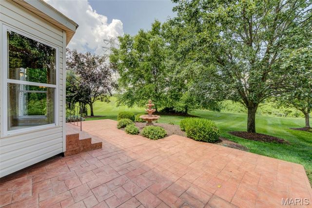 831 Wheaton Way, St Louis, MO 63141