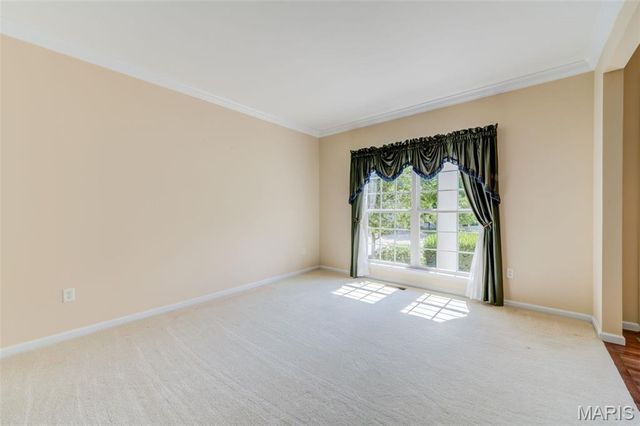 831 Wheaton Way, St Louis, MO 63141