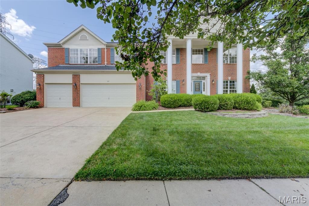 831 Wheaton Way, St Louis, MO 63141