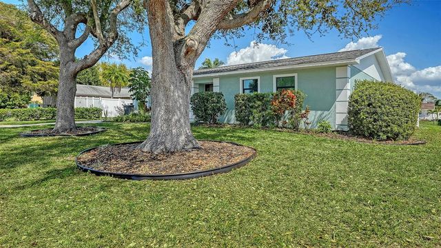 923 69TH STREET NW, Bradenton, FL 34209