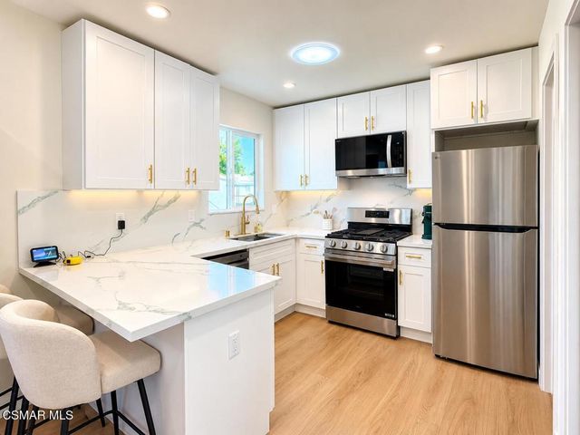 8324 Bardwell Avenue, Panorama City, CA 91402