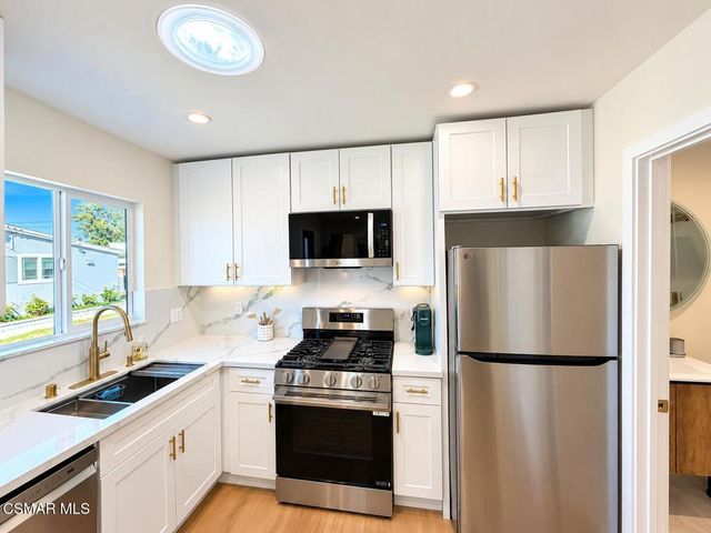 8324 Bardwell Avenue, Panorama City, CA 91402