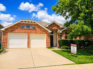 8621 Wagon Trail, Cross Roads, TX 76227